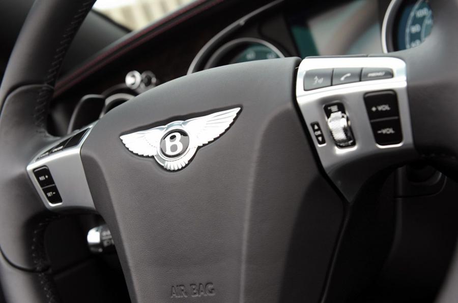  Bentley Continental GTC 2012 года  (фото 102 из 141)